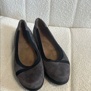 Clarks Women's Gray Suede Flats with Black Trim